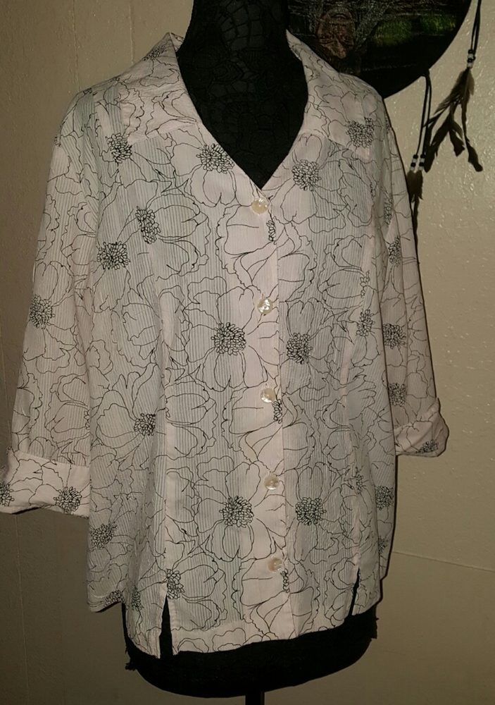 Dressbarn Pink Floral Print Button Front Blouse